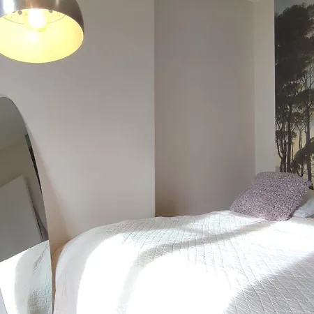 Authentic House Small, Bright And Calm Appartamento Parigi